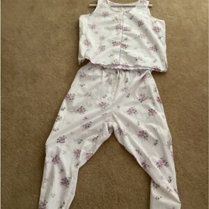 Gilligan & O’Malley Pajama Set- size Large- VGUC- these pj’s are white with